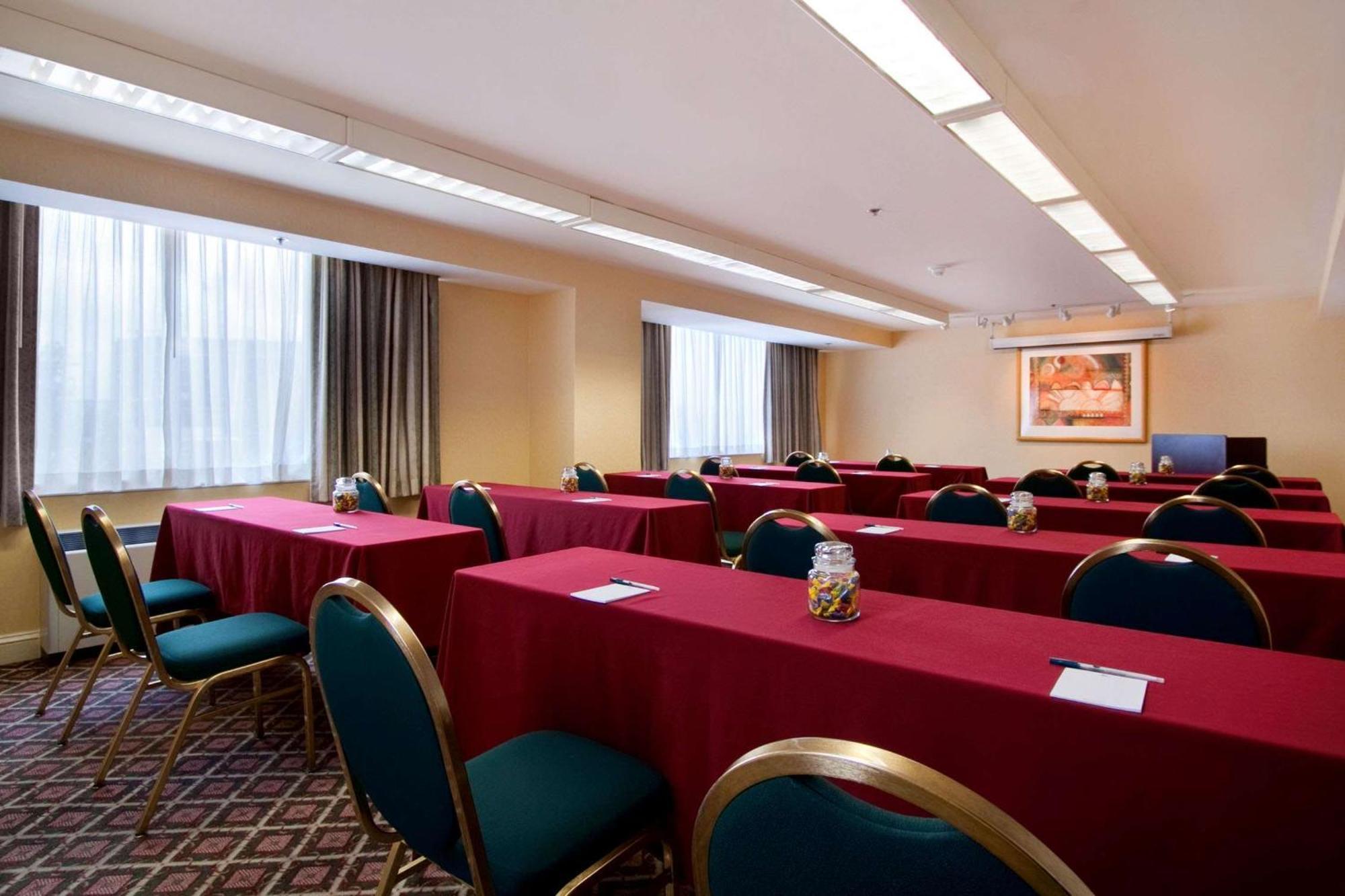 Homewood Suites By Hilton Falls Church Merrifield Exteriör bild